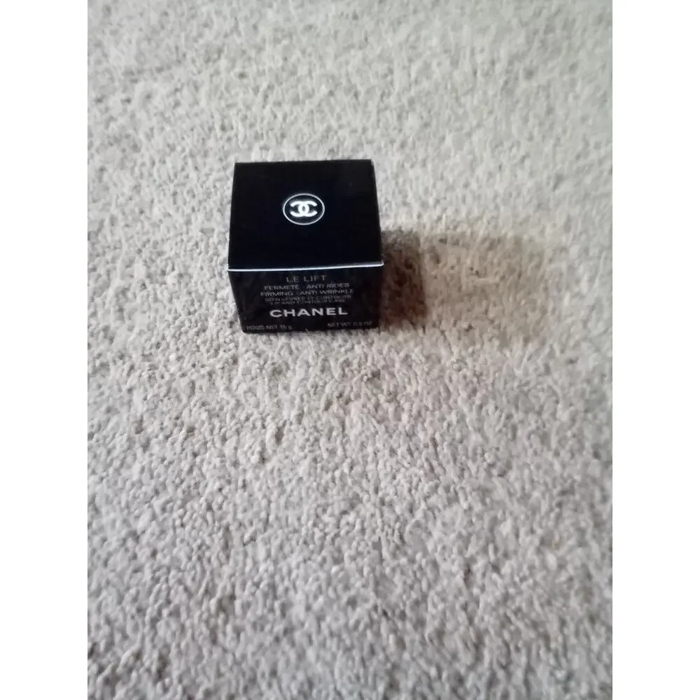 NIB CHANEL Le Lift Firming Anti wrinkle Lip& Contour Care .5oz